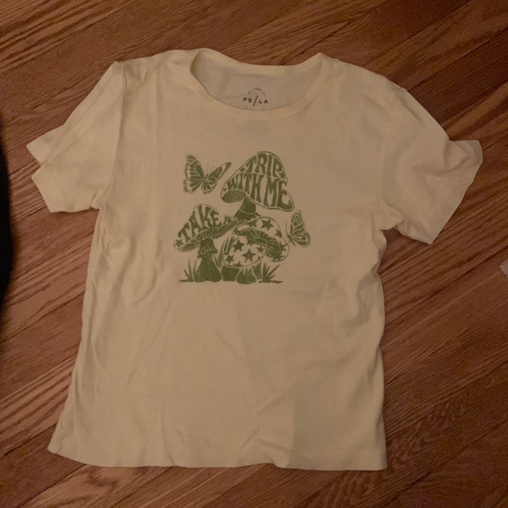 pac sun yellow baby tee. new without tags. never worn